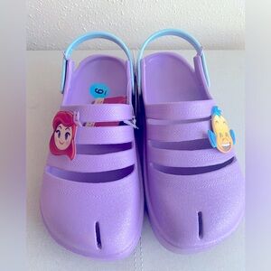 Havaianas Disney The little mermaid shoes size 6 big girls or women’s. NWT